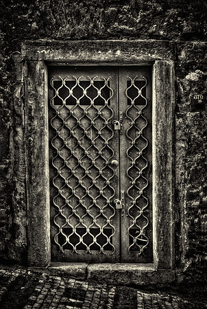 Prague Doors #04