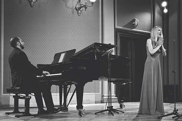 Edel Sanders - Prague Debut