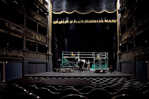 Iliad- Estates Theater